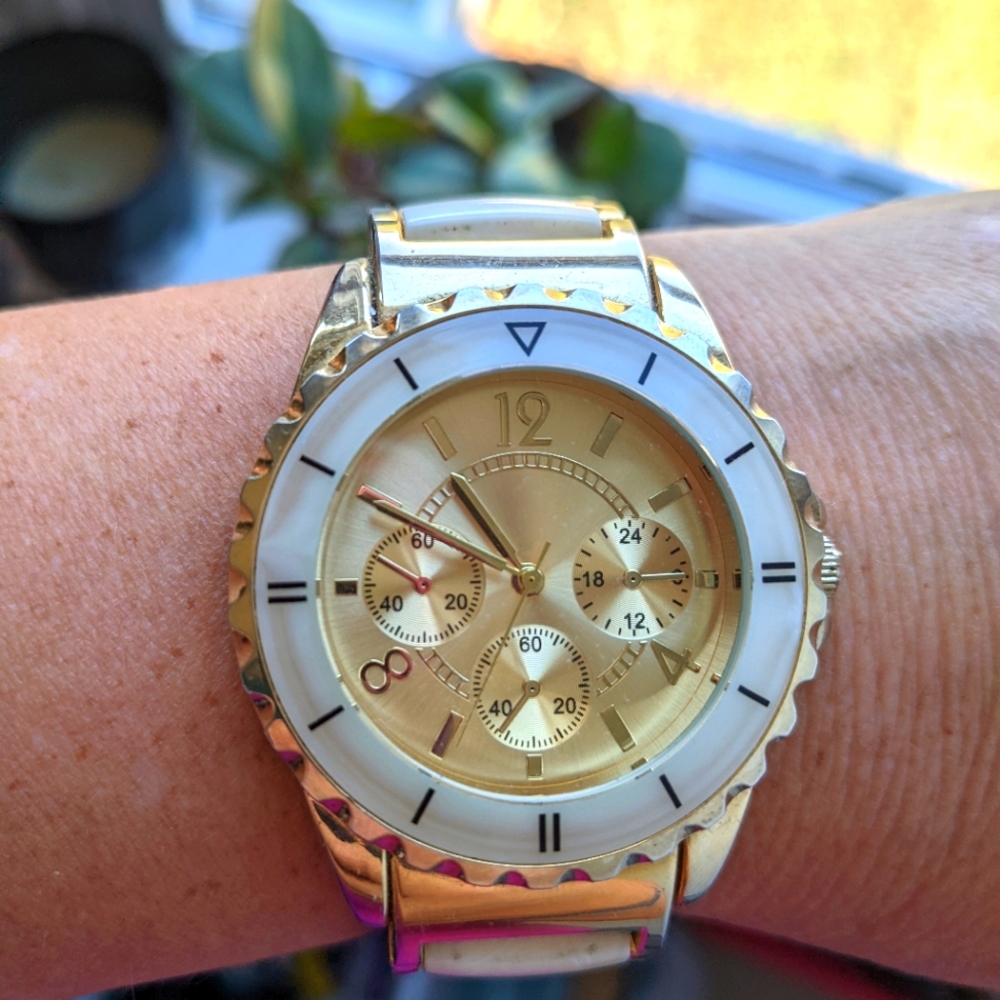 Watch with Gold and Pearl Coloring and Adjustable Clasp